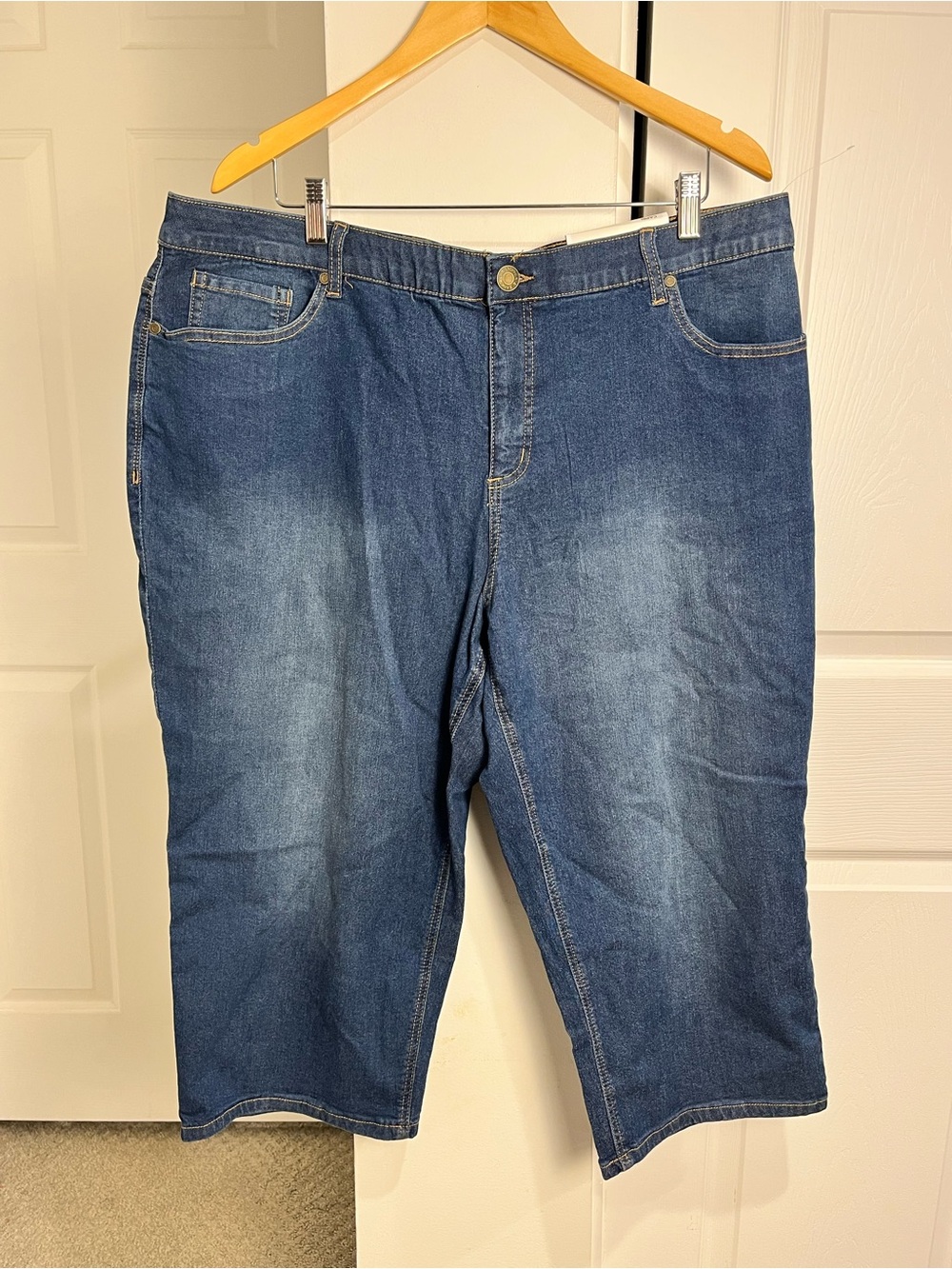 C.J Banks The Perfect Fit Capri Relaxed Fit High Rise Jeans Sz 22 Casual Travel